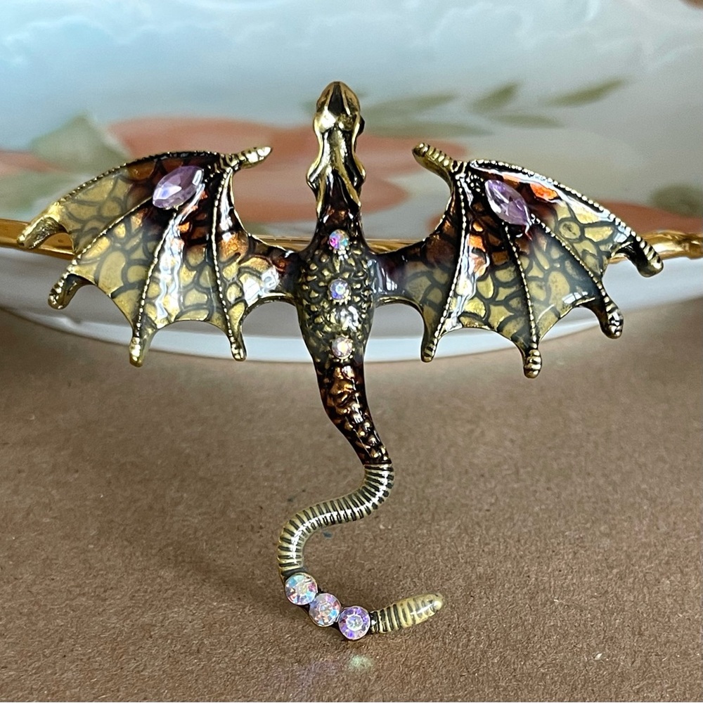 ✨Betsey Johnson Draco Brooch - Picture 4 of 8